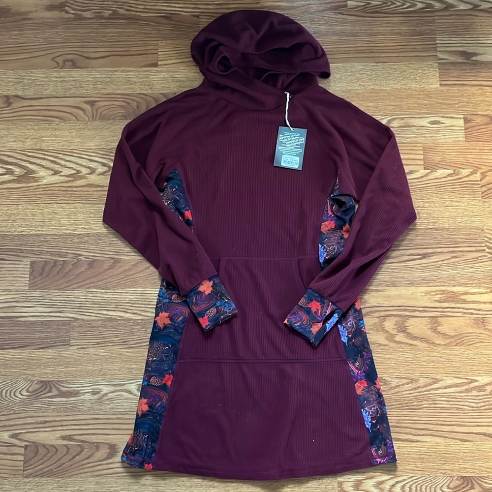Youer treasure dress in winterberry size small